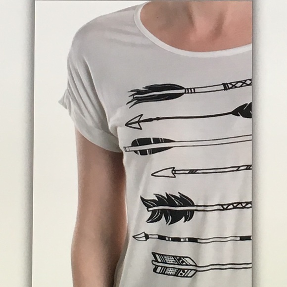🐤White arrows🐤cuffed lightweight tee - Picture 3 of 4