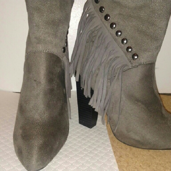Ankle fringe boots
