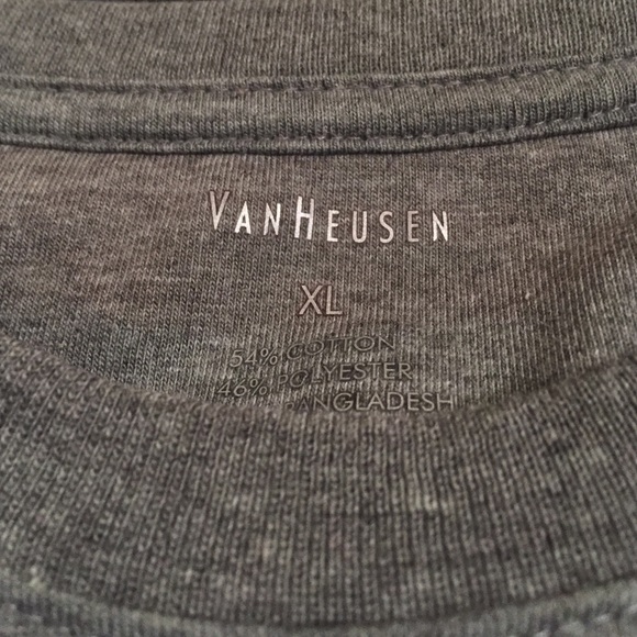 Men's Van-Heusen long sleeved shirt - Picture 2 of 3