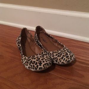 Leopard Lucky Brand flats - Size 7 (fits like 6.5)