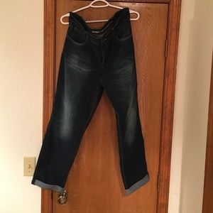 Boyfriend/straight crop old navy jeans