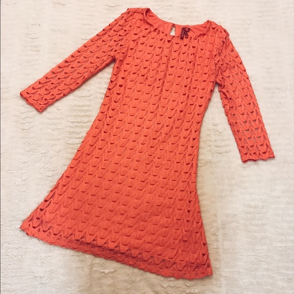 ✨SALE✨ Really pretty 3/4 sleeve coral dress