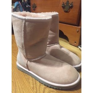 Size 6 Pink Short Women's Uggs