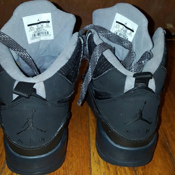 Sneakers - Picture 3 of 4