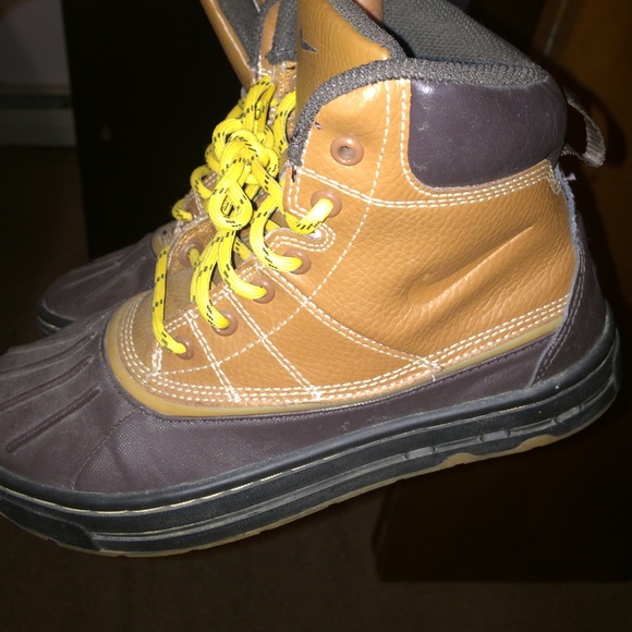 Boys Nike acg