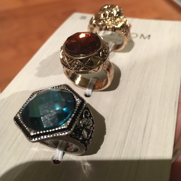 TOPSHOP 3 Ring Set - Picture 4 of 4