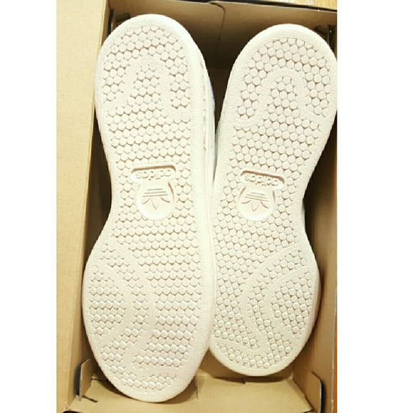 Shoes - Picture 3 of 4