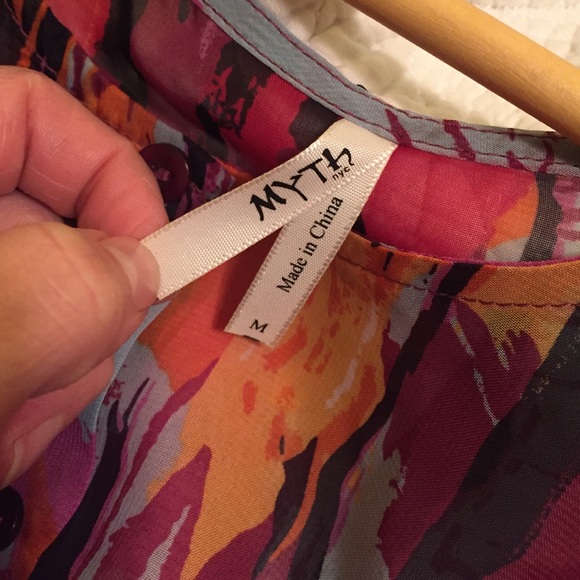 Myth | Open Shoulder Blousr - Picture 4 of 4