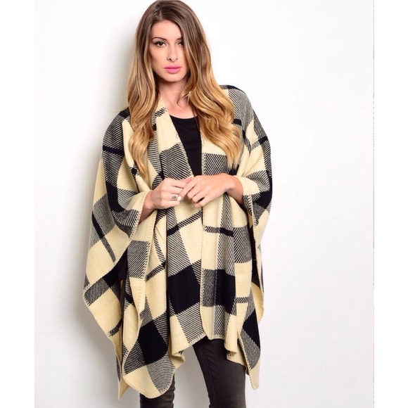S Rosebud Fashions Accessories - 🚨FINAL PRICE🚨Ivory and Black Fall/Winter Poncho