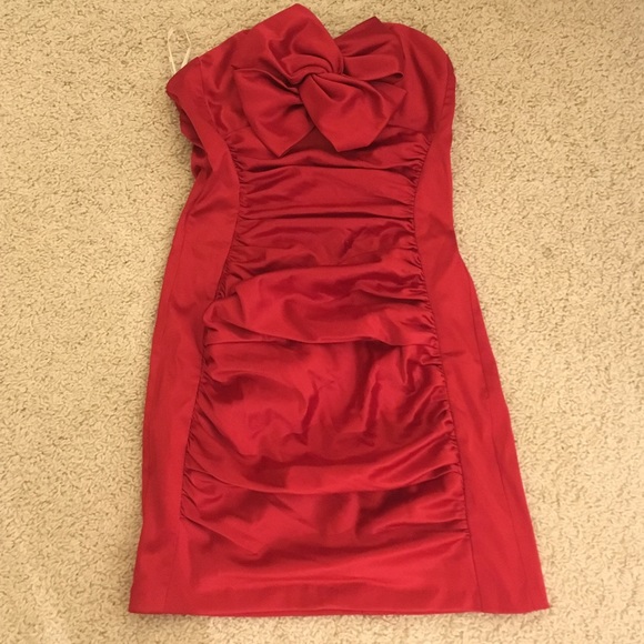 Jessica McClintock strapless red dress