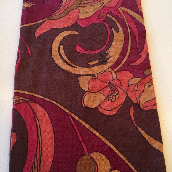 Cashmere Scarf Oranges & Reds - Picture 3 of 3