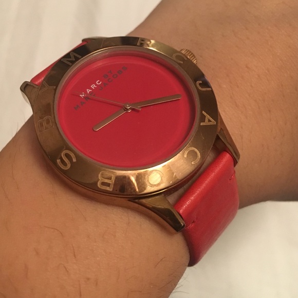 marc jacobs red watch