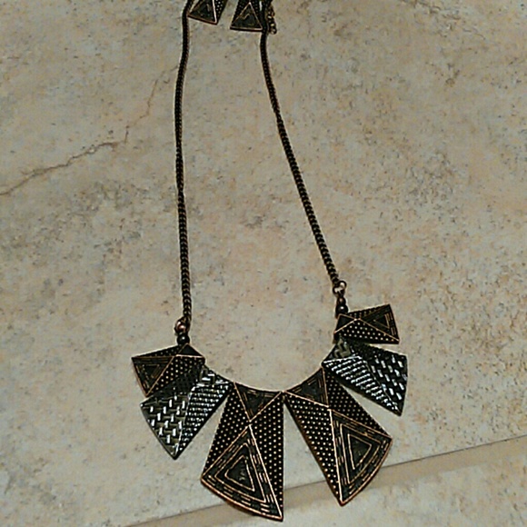 NWT necklace and earring set