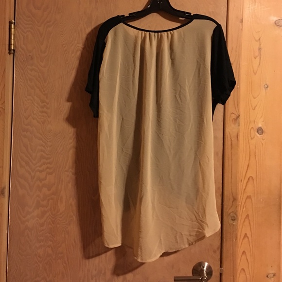 NWOT Bobeau Twist Front Chiffon Back Tee - Picture 4 of 4