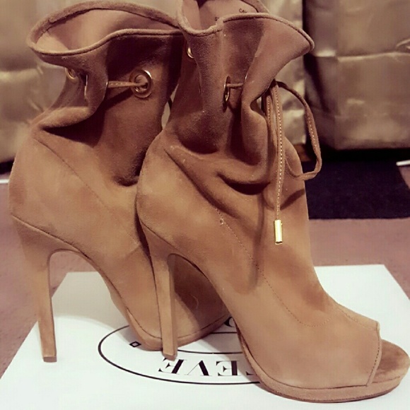 Steve Madden "CAVALIER" size 6 - Picture 3 of 3