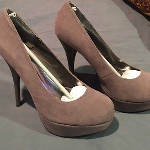Suede Grey Platform Pumps