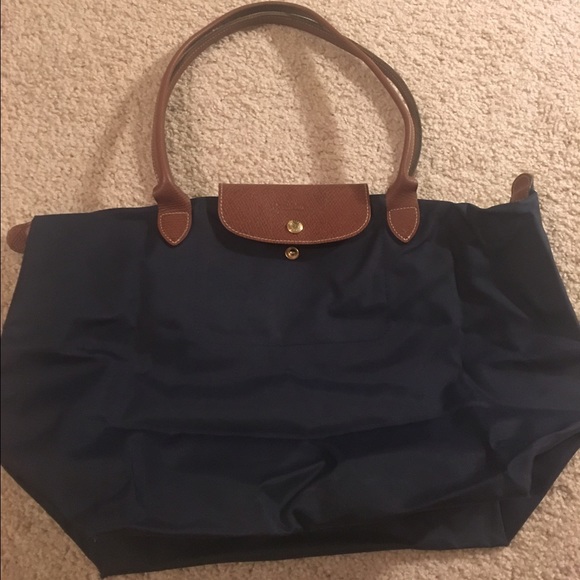 Longchamp Handbags - Large Navy Longchamp Le Pliage tote bag