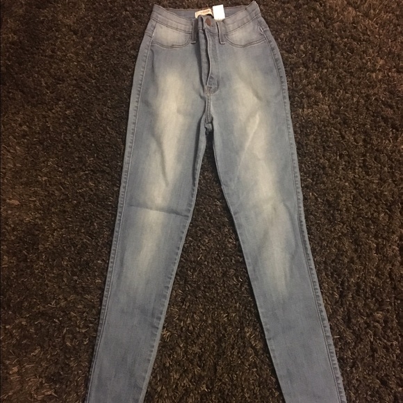 Fashion nova high waisted jeans size 3