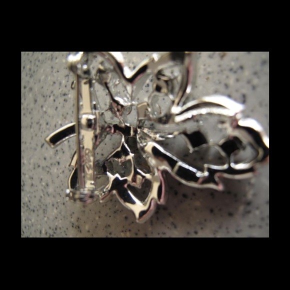 Coro Vintage Leaf Brooch - Picture 3 of 3