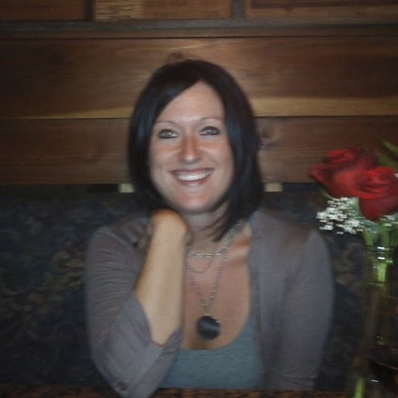 Meet your Posher, Brigid - Picture 2 of 2