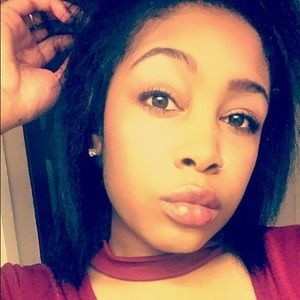 Meet your Posher, Akaysia