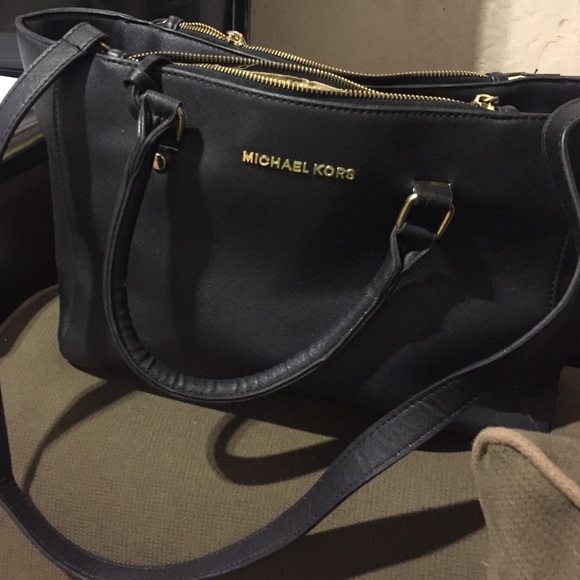 Michael kors small hand bag