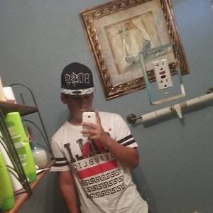 Meet your Posher, Cesar