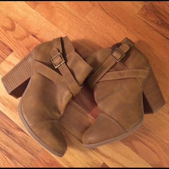 Tan Lauren co rad booties 7.5