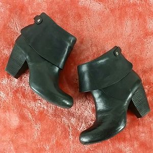Kork Ease Caitlin Black Leather Bootie 6.5