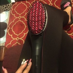 Straightener brush