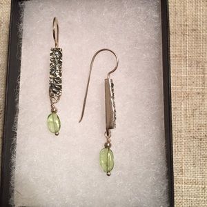 Silpada RETIRED Peridot Sterling Silver earrings