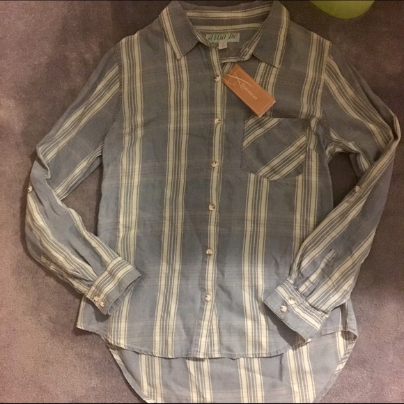 NWT Plaid button-up chambray shirt