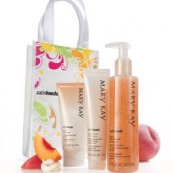 Mary Kay Satin Hands set