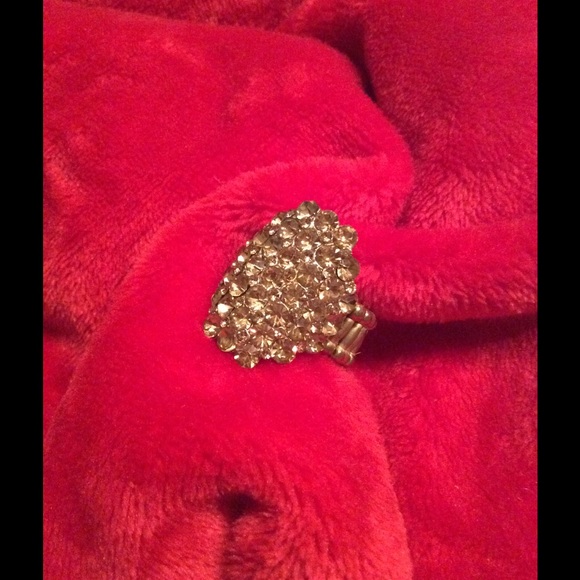 Ring - Picture 3 of 4