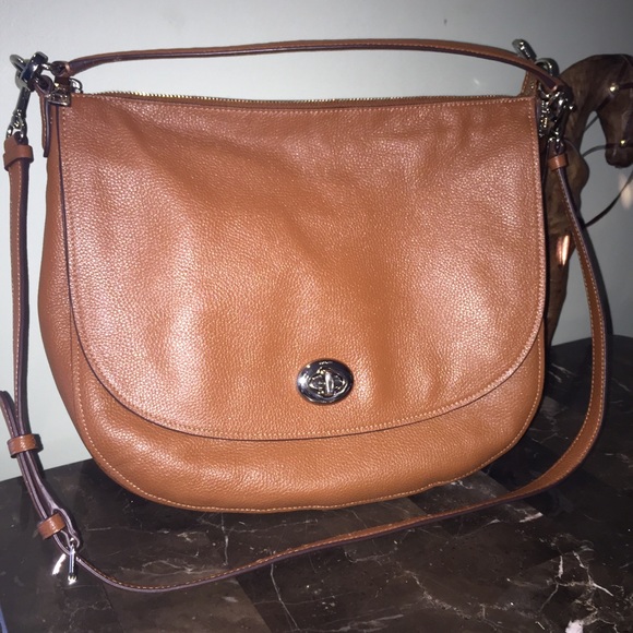 Like new Coach Turnlock Hobo