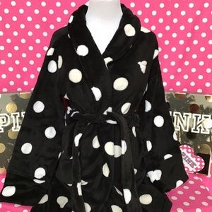 * BNWT * Victoria's Secret PINK robe ( black )