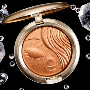 MAC My Mimi Extra Dimension skinfinish MAC My Mimi Extra Dimension skinfinish