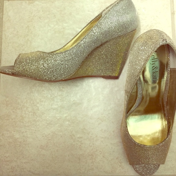 3.5" Silver and Gold Peep Toe Wedges