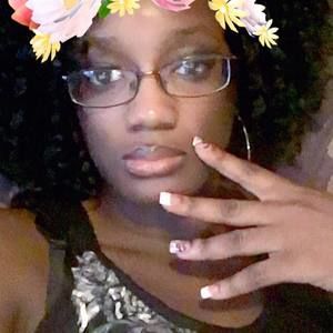 Meet your Posher, Crystal