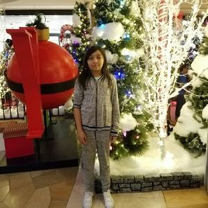 Meet your Posher, Alma