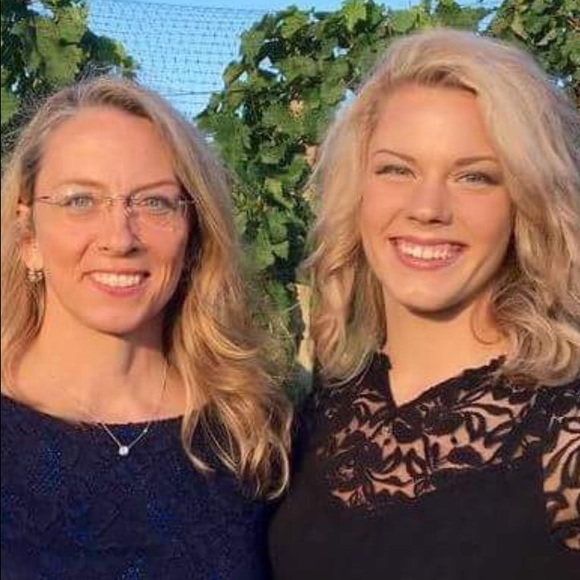 Meet your Posher, Rachel - Picture 5 of 11