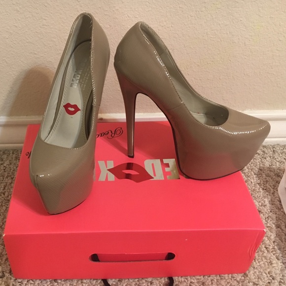 Heels - Picture 2 of 4