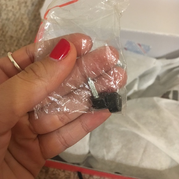 Heels - Picture 4 of 4