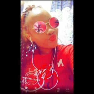 Meet your Posher, Claynette