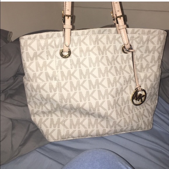 MK tote