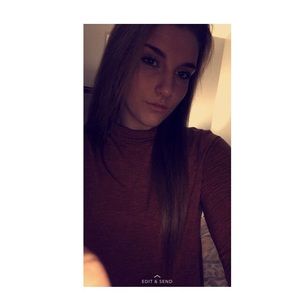 Meet your Posher, Olivia