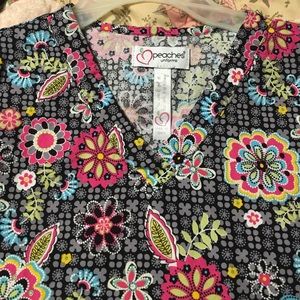 Peaches uniforms scrub top size small