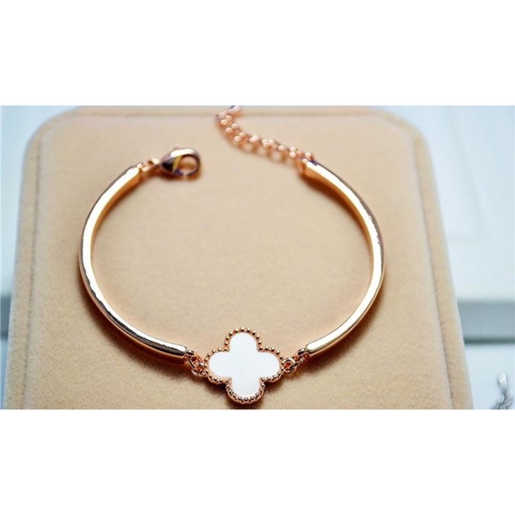 Buy 1 Get 1 50% off!!  18K Gold Plated Bracelet. - Picture 2 of 4