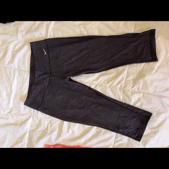 ‼️CLOSET CLEANOUT‼️ Nike Dry Fit Crop Legging