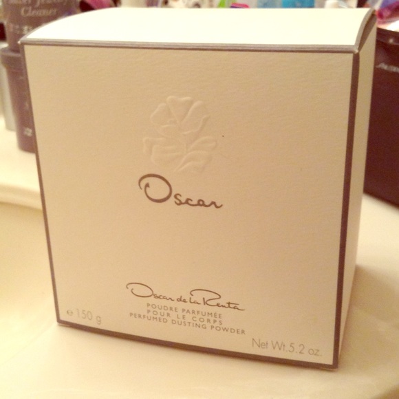 oscar de la renta perfumed dusting powder